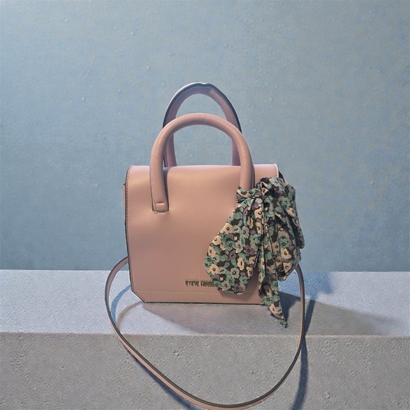 Steve Madden Handbags - Steve Madden purple shoulder purse